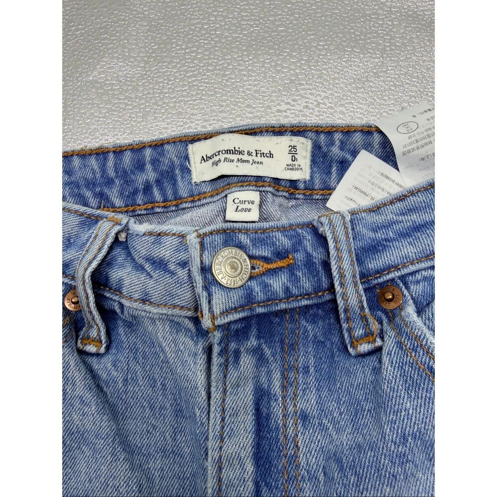 Abercrombie & Fitch Women's Size 25/0 High Rise Mom Jeans Curvy Love Blue